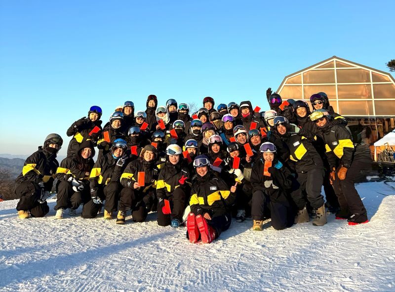 Hokkaido Sapporo Teine Ski Resort | One-Day Skiing/Snowboarding Tour, Chinese Instruction (Includes Shuttle Bus, Ski Equipment, Chinese Ski Instructor) - A day on snow, without arranging every piece yourself