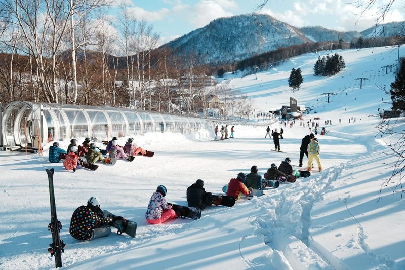 Hokkaido Sapporo Teine Ski Resort | One-Day Skiing/Snowboarding Tour, Chinese Instruction (Includes Shuttle Bus, Ski Equipment, Chinese Ski Instructor) - Lunch, lift access and the mountain
