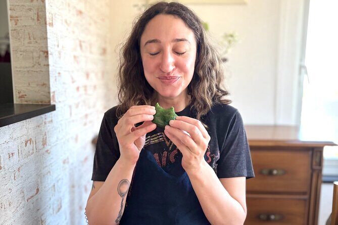 Hokkaido Seafood Chirashi Sushi Experience with Matcha in Sapporo - Authenticity and Unique Points Brought by Reviews