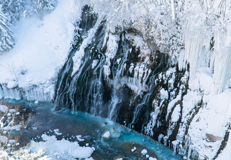 Hokkaido Winter Hot Spots | Asahiyama Zoo, Shirohige Waterfall, Shirogane Blue Pond, Biei Christmas Tree One-Day Tour (Departing from Sapporo) - Shirahige Waterfall: ice, water, and a short visit