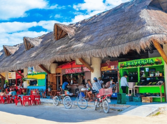 Holbox: Self-Guided Downtown Tour. Art, Culture, and History - Admire the Iconic Lighthouse of Punta Mosquito