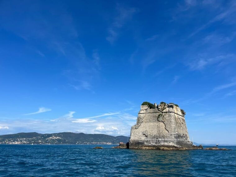 Holiday Golfo Dei Poeti: Boat Tour and Tasting - Local Tastings and Sunset Aperitif