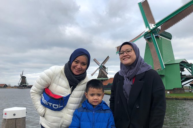 Holland Combi Tour (Giethoorn & Windmills Zaanse Schans) - Common Questions