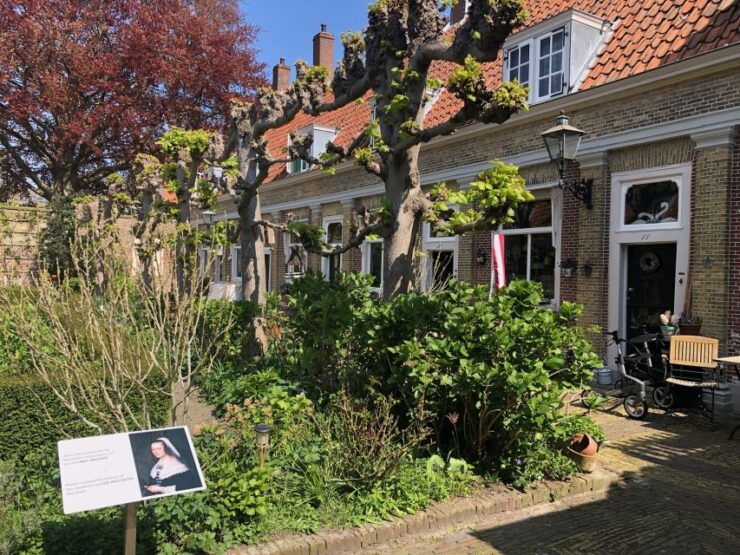 Holland Four City Charm Tour - Pickup and Transportation