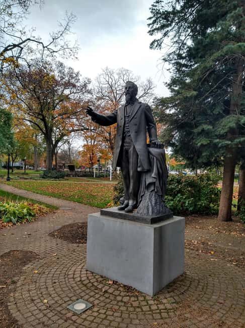 Holland, MI: Walking Tour with Hope College and Parks - Who Should Consider This Tour?