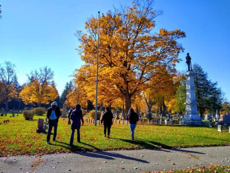 Holland: Pilgrim Home Cemetery Walking History Tour - Exploring the Tour Itinerary in Detail
