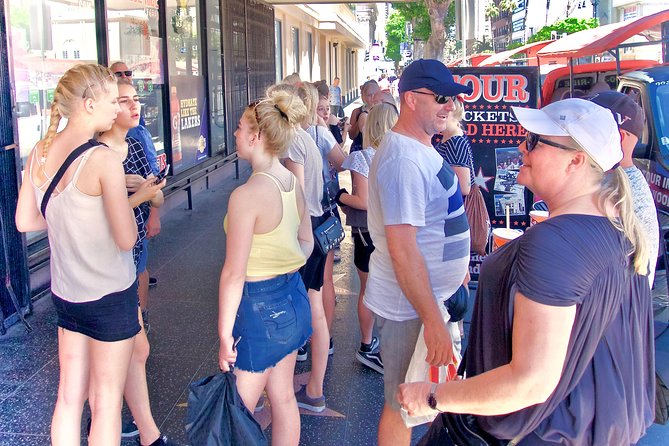 Hollywood Open Air Bus Tour to Celebrity Homes - Common Questions