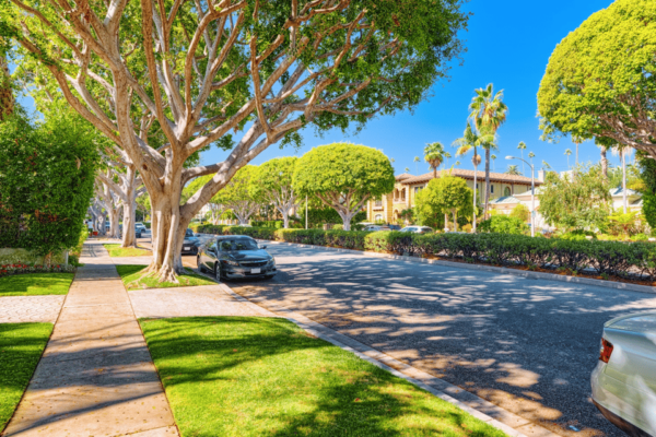 Hollywood Stars: Celebrity Homes Driving Tour Bundle - Frequently Asked Questions