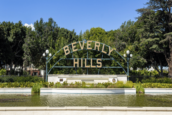 Hollywood Stars: Celebrity Homes Driving Tour Bundle - Frequently Asked Questions