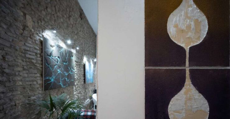 Home Gallery Experience of a Contemporary Roman Artist - Artists Profile