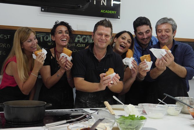 Homemade Pizza Class in Naples - The Sum Up
