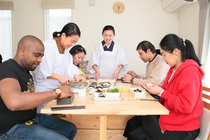 Homemade Sushi and Supermarket Tour in Kamakura - Exploring Local Supermarkets