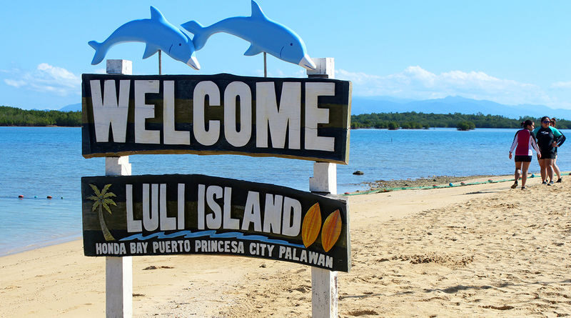 Honda Bay Palawan Island Hopping Tour - A day on Honda Bay, from wharf to open water