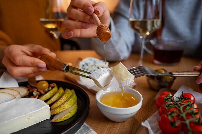 Honey Flight & Bites: The Best Honey Tasting in Hawaii - An In-Depth Look at the Honey Flight & Bites Experience