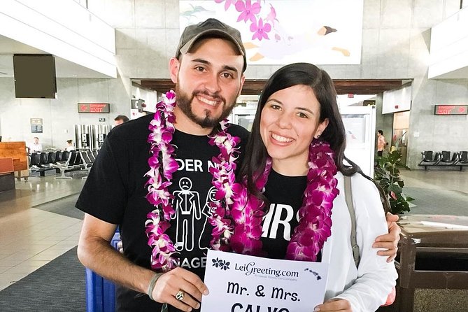 Honeymoon Airport Lei Greeting on Kahului Maui - Pricing and Guarantee