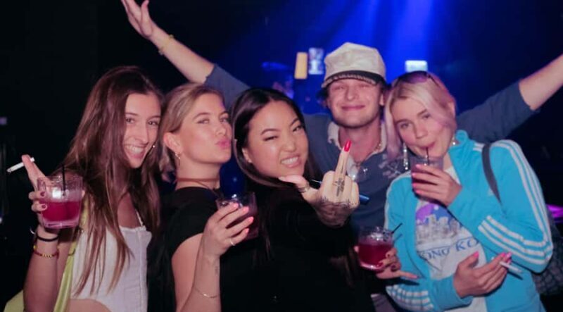 Hong Kong: #1 Pub Crawl! 3 Bars & FREE CLUB ENTRY - An In-Depth Look at the Hong Kong Pub Crawl