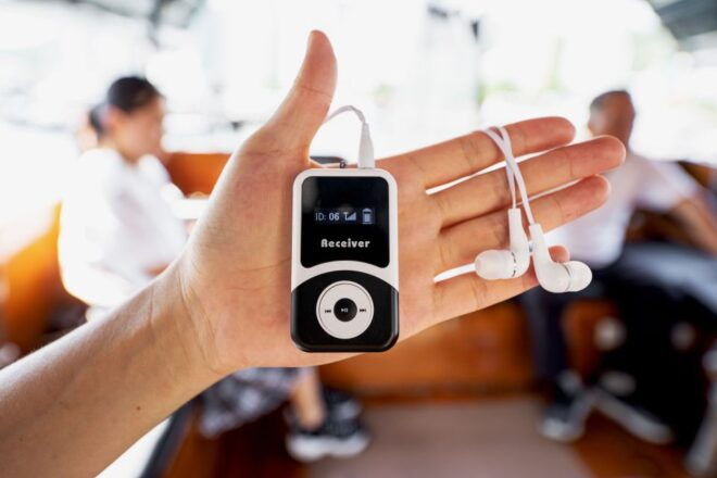 Hong Kong: Aberdeen Audio-Guided Tour and Houseboat Visit - Activity Highlights