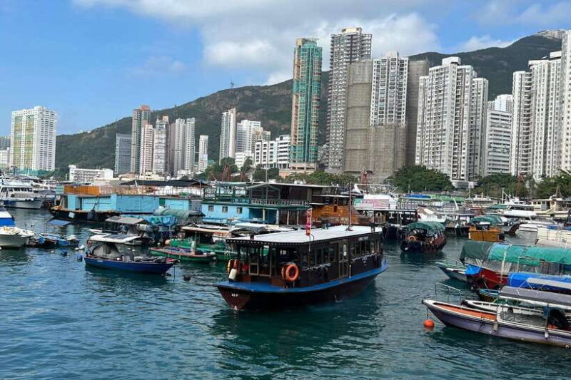 Hong Kong: Aberdeen Boat Tour and Visit Floating Museum - What to Expect from the Tour