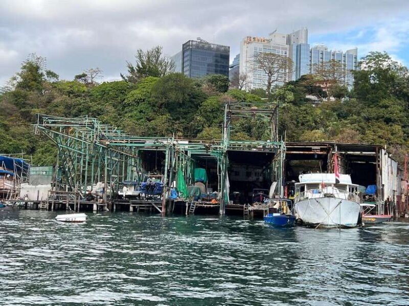 Hong Kong: Aberdeen Boat Tour and Visit Floating Museum - Discovering Aberdeen’s Waterborne Life
