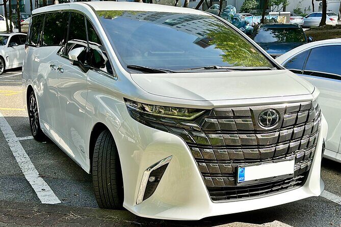 Hong Kong Airport (HKG) Transfer to Guangzhou by Toyota Alphard - Hong Kong Airport (HKG) Transfer to Guangzhou by Toyota Alphard: A Practical & Comfortable Journey
