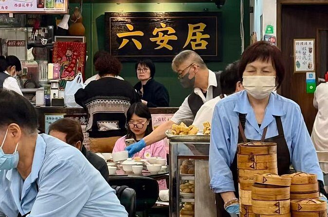 Hong Kong Island Food Discovery Tour - The Bottom Line