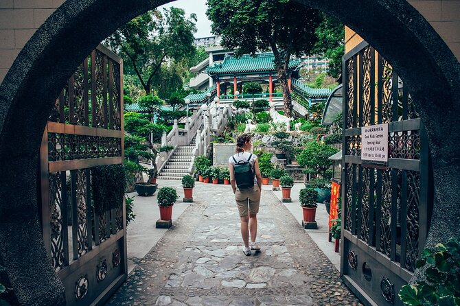 Hong Kong : Must-See Walking Tour With A Guide - Good To Know