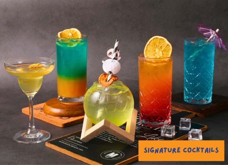 Hong Kong: Oriental Pearl Night Bar & Sightseeing Experience - Highlights of the Experience