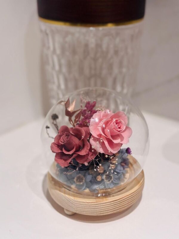 Hong Kong R florist - Handmade Sola Flower & Preserved Flower Workshop | Glass Dome | Diffuser Bottle | Flower Box | Flower Basket | Flower Mirror | AUBE Certificate Course | Lai Chi Kok - A small floral project with room for your own ideas