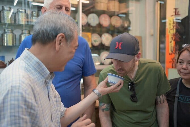 Hong Kong Street Food Tour with Locals - Dim Sum, Wonton & more - Who Would Love This Tour?