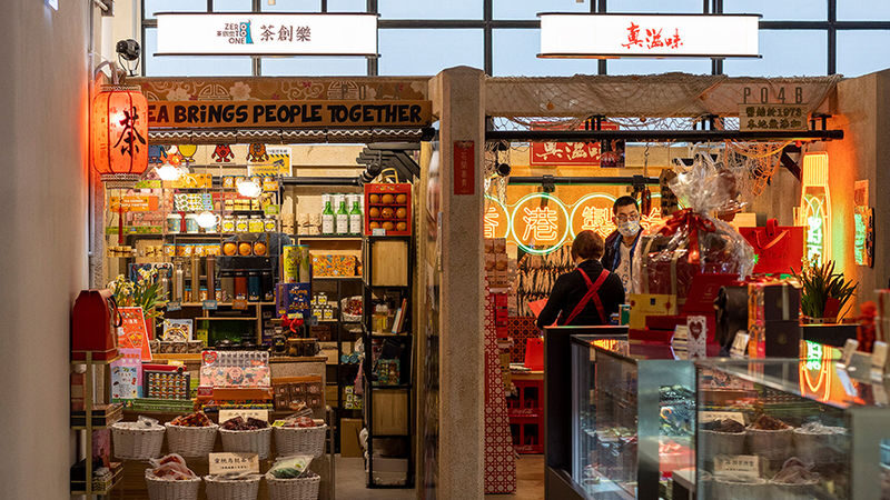 Hong Kong Tai Kwun and Victoria Peak Half-Day Small Group Tour - Who should book this Central-to-Peak evening?