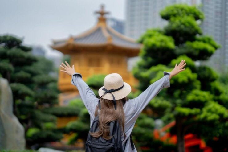 Hong Kong Unfolded: Streets, Skylines, & Secrets by Transit! - Embracing the Iconic Skylines