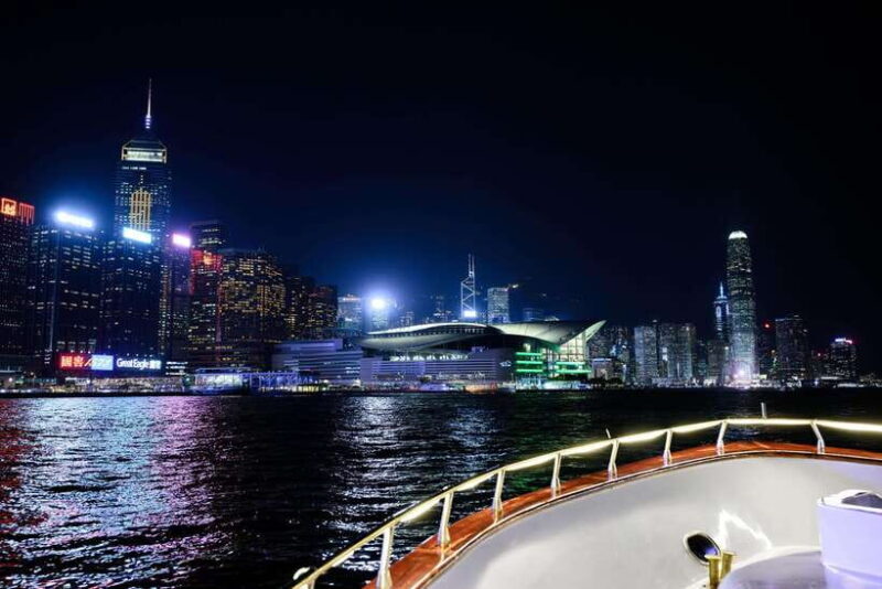 Hong Kong: Victoria Harbour Evening Cruise with Drinks - Who Is This Tour Best For?