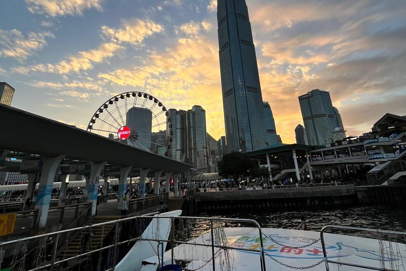 Hong Kong Water Taxi - Reading the timetable without a surprise