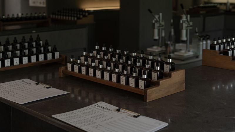 Hongdae Lumiere Perfume: Create your own perfume - Signature A or Premium B?