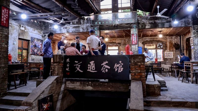 Hongyadong & Yangtze River Cableway Full-Day Small Group Tour - Liziba and the city’s curious rail lines