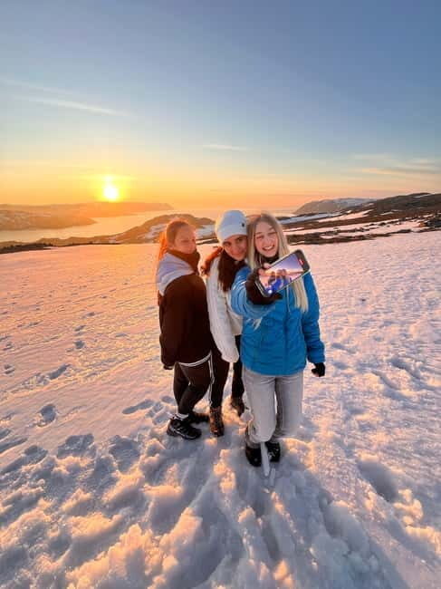 Honningsvåg: Hiking Tour. Arctic Ocean Views from Mountains - A Close Look at the Honningsvåg Hiking Tour