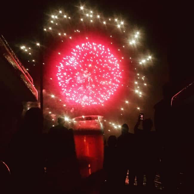 Honolulu: 1-Hour Friday Night Fireworks Cruise with Drinks - A Closer Look at the Experience