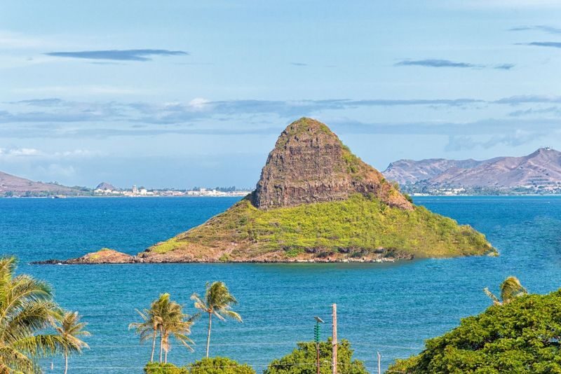 Honolulu Oahu Circle Island Full-Day Adventure with Wi-Fi - Guide, language, and timing: the details that shape the day