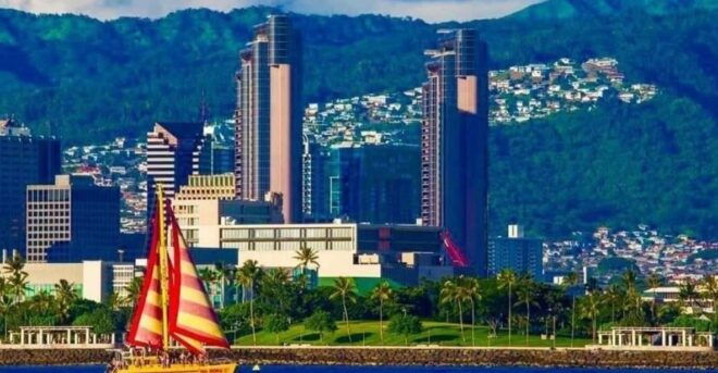 Honolulu: South Shore Open Sail - Inclusions