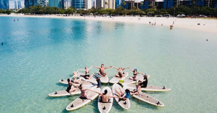 Honolulu: SUP (Standup Paddleboard) Yoga Class - Class Experience