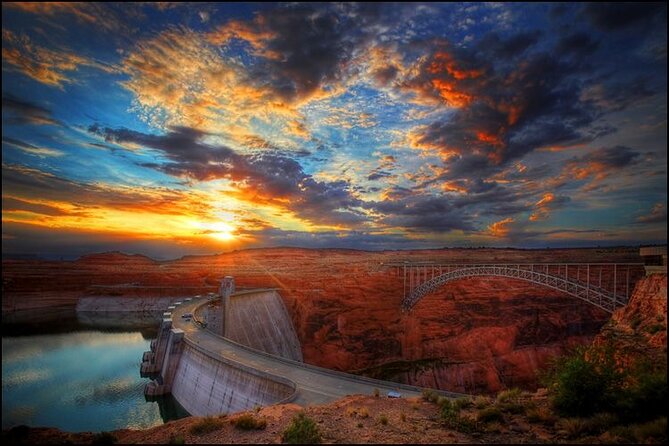 Hoover Dam Comedy Tour With Lunch and Comedy Club Tickets - The Sum Up