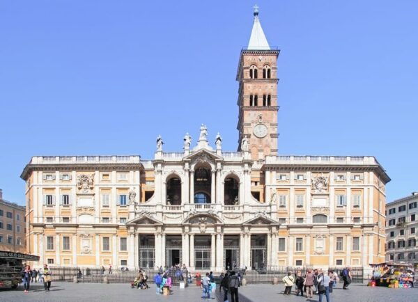 Hop-on Hop-off 24H and Santa Maria Maggiore Entrance - Onboard Amenities and Services