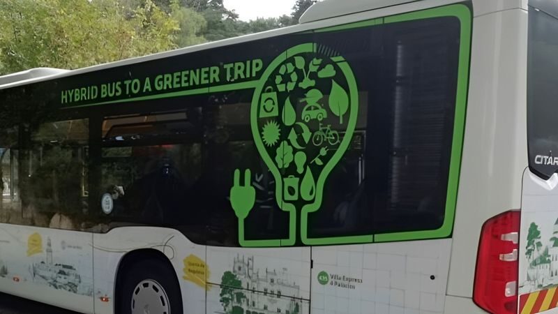 Hop-on hop-off bus ticket to castles and palaces in Sintra - The bus is practical, but not always simple