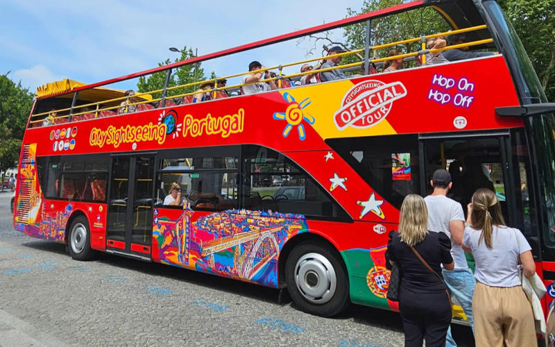 Hop-On Hop-Off Porto Bus Tour - Two Walking Tours, With Different Starting Points