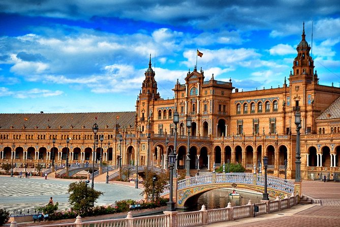 Horse and Carriage Sightseeing Tour in Seville - Pricing and Booking