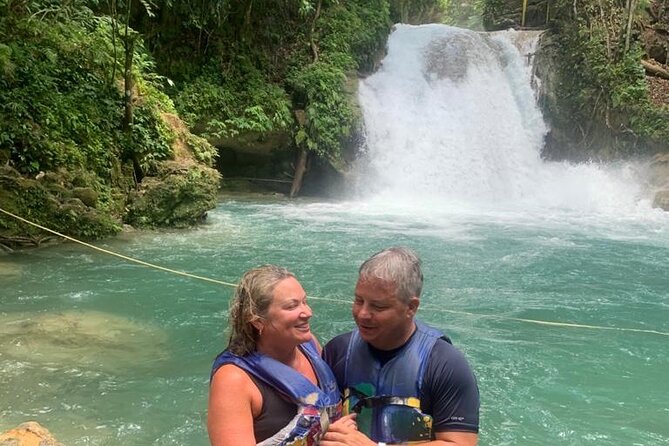 Horse Back Ride/Blue Hole Water Falls - Tour Details