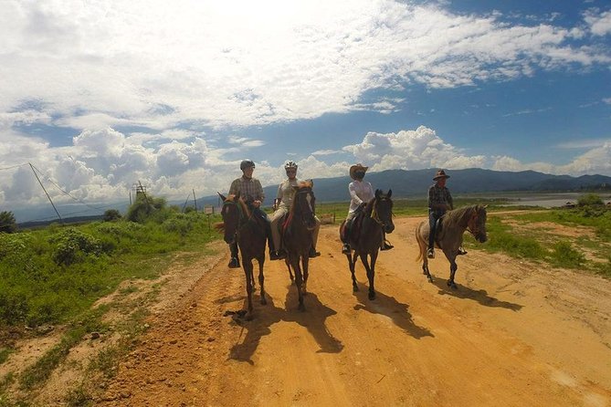 Horse Lesson+Riding+Wat Tonkwen Wooden Temple.Chiangmai - Directions and Booking Details