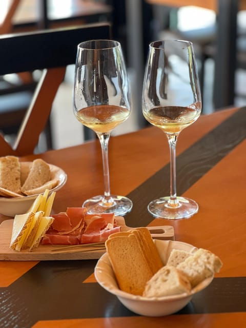 Horse Riding Lesson & Lunch & Regional Wine Tasting - Who Should Book This Tour?
