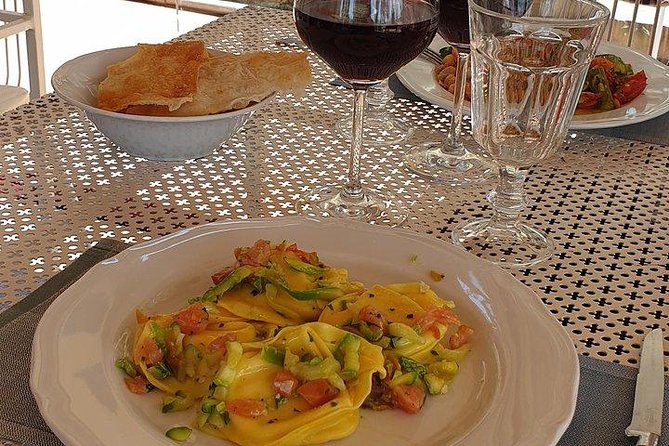 Horseback Ride and Poolside Day Chillout With Tuscan Lunch - Frequently Asked Questions