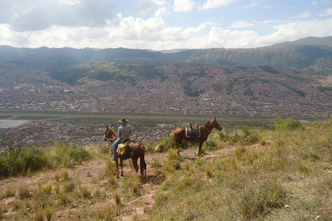 Horseback Riding in Miradores Del Valle Del Cusco, Perú - Accessibility and Group Size